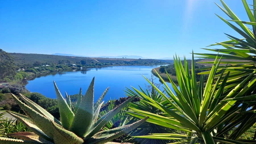 6 Bedroom Property for Sale in Malgas Western Cape
